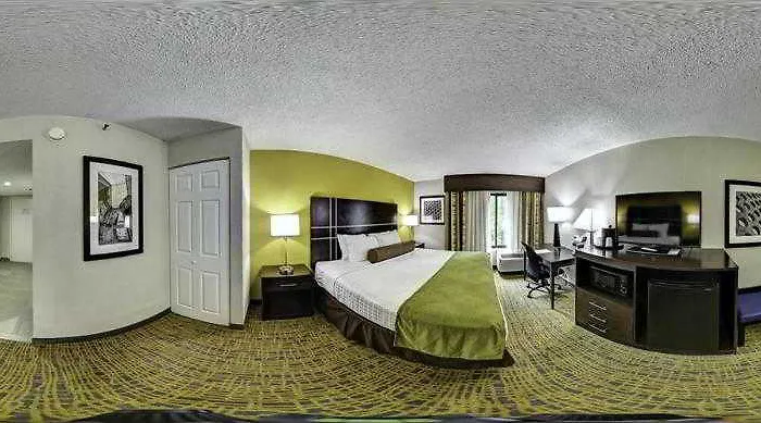 Western Hanes Mall 3*