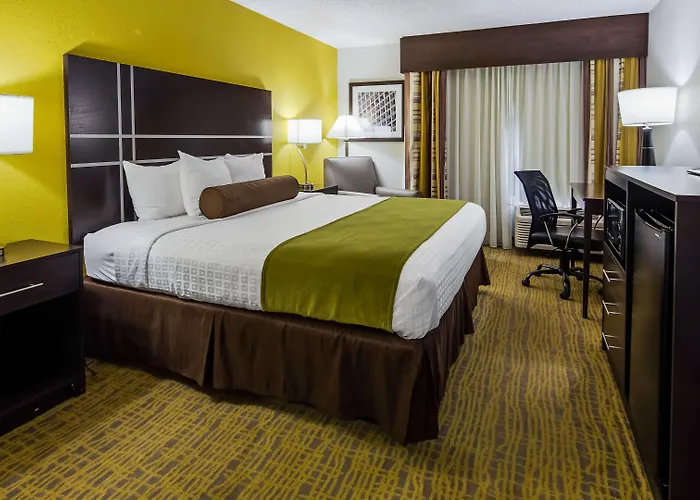 Hotel Western Hanes Mall