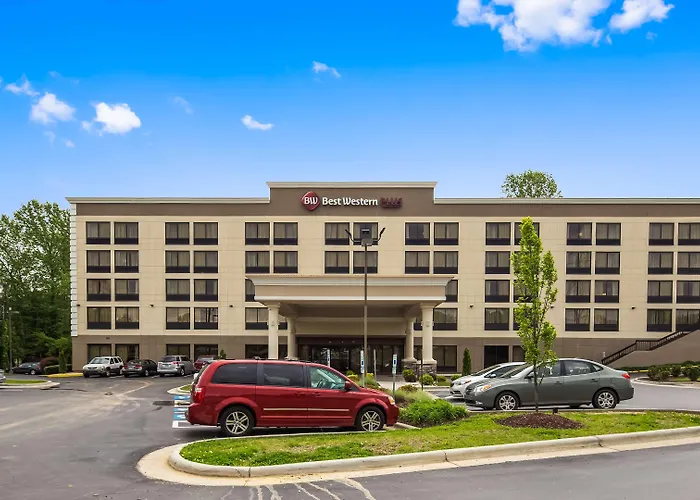 Western Hanes Mall Hotel 3*