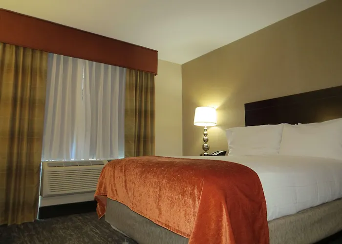 Western Hanes Mall 3*