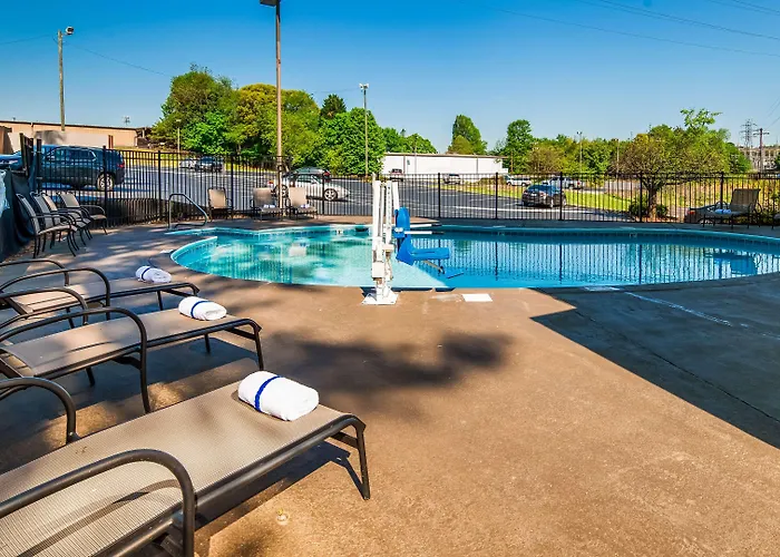 Hotel Western Hanes Mall 3*