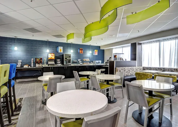 Western Hanes Mall Hotel