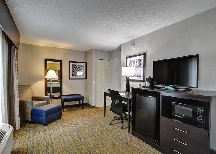 Western Hanes Mall Hotel