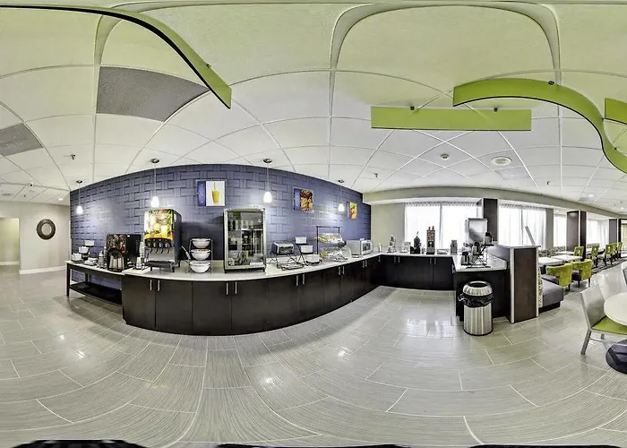 Hotel Western Hanes Mall
