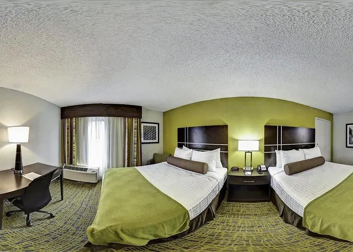 Hotel Western Hanes Mall