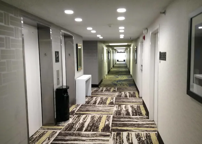 Hotel Western Hanes Mall