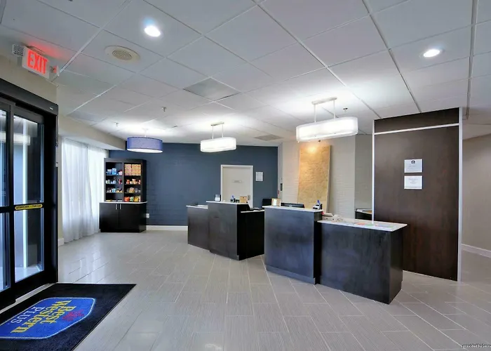 Hotel Western Hanes Mall